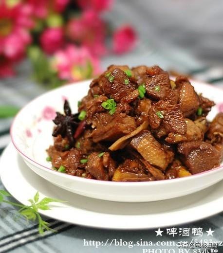 過幾天和女朋友去武漢，各位大佬推薦一下，武漢有哪些美食，或者小吃街，公園景點什么的？